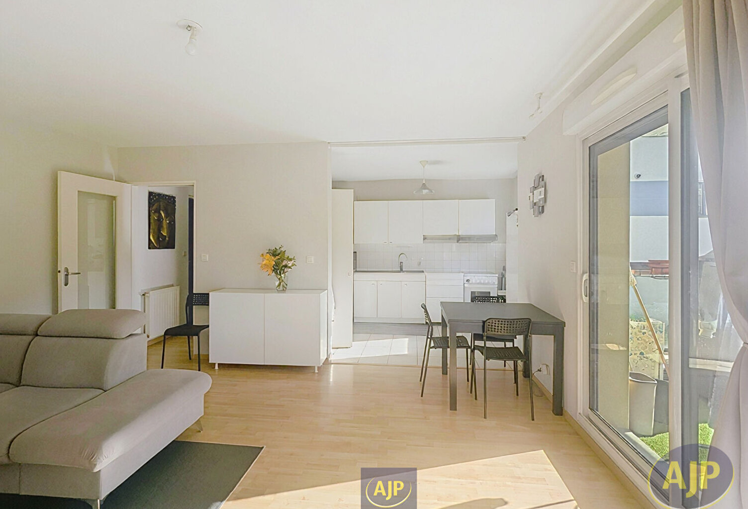 Rennes Fougères : T3 de 62 m² avec terrasse, sans vis-à-vis, stationnement — photo 1