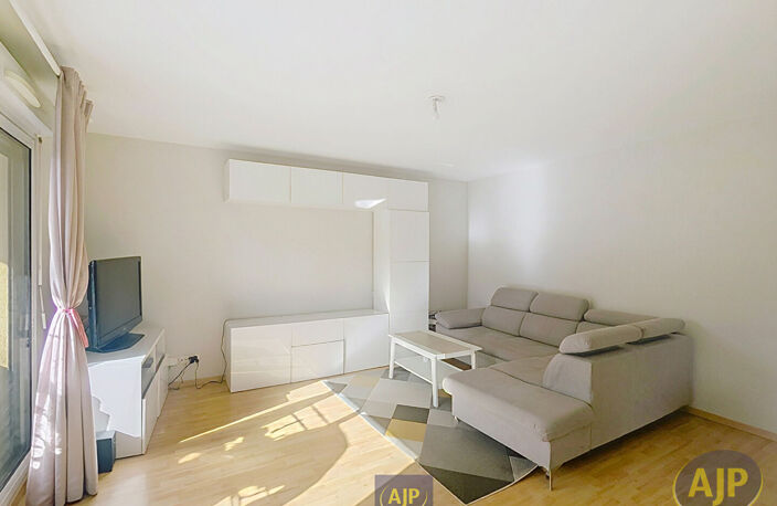 Rennes Fougères : T3 de 62 m² avec terrasse, sans vis-à-vis, stationnement — photo 2