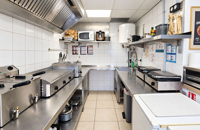 Fonds de commerce de 35m² - Cente village de Luynes — photo 5