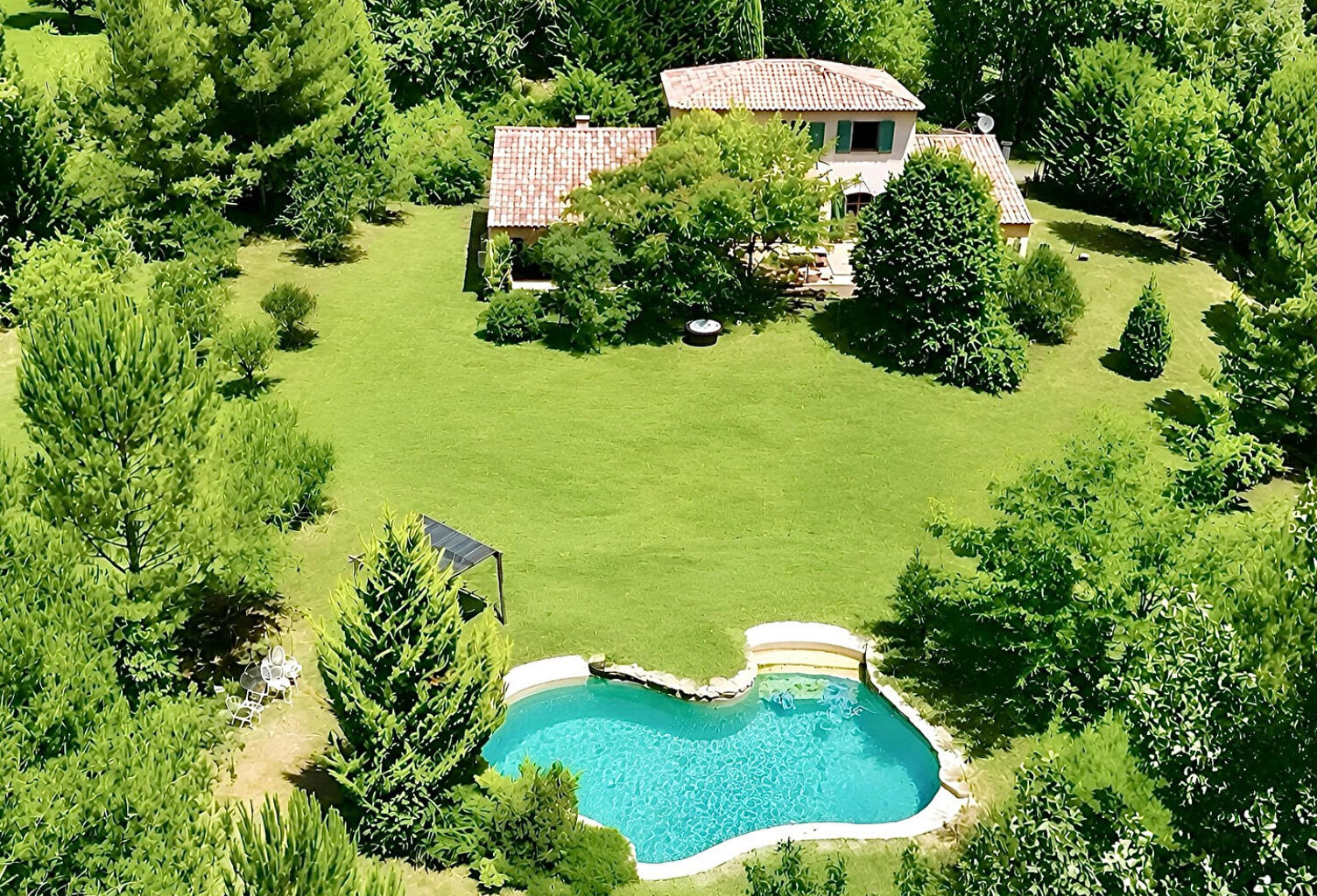 Meyreuil - Magnifique maison d'environ 200m² sur un terrain de 4000m² — photo 1