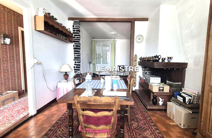 ENSEMBLE IMMOBILIER AVEC MAISON F3, GARAGE COMMERCIAL ET DÉPENDANCES — photo 2