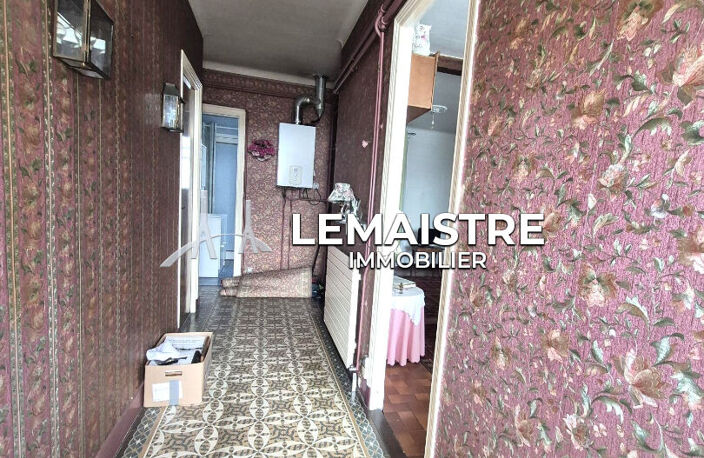 ENSEMBLE IMMOBILIER AVEC MAISON F3, GARAGE COMMERCIAL ET DÉPENDANCES — photo 5