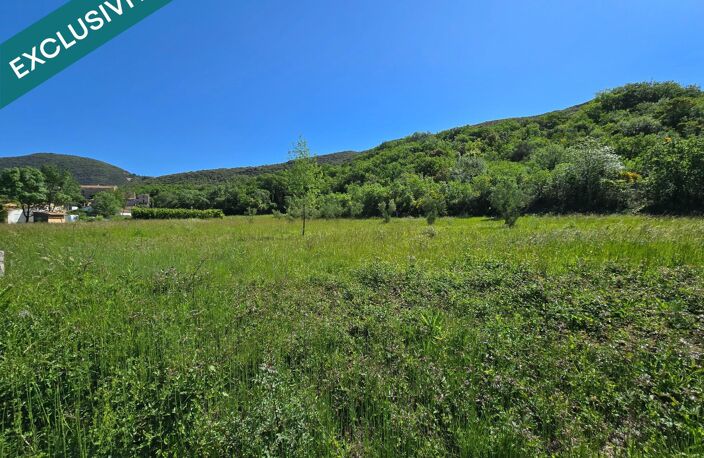Rare sur le secteur  Superbe parcelle constructible de 11 444 m² avec piscine existante — photo 3