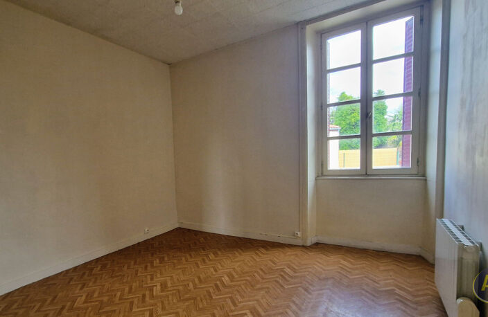 Immeuble avec 3 appartements Clisson centre — photo 3