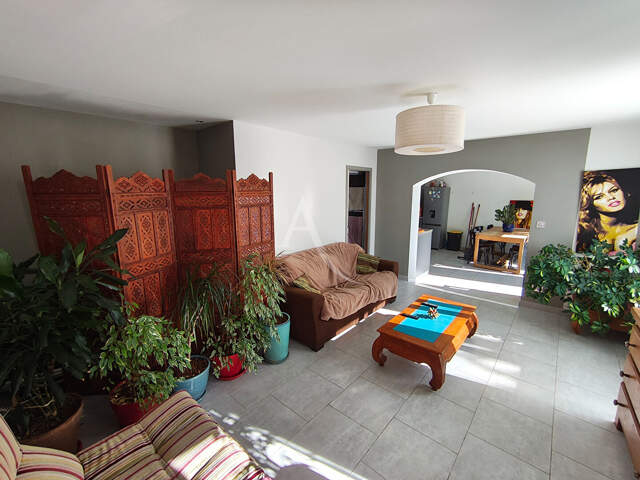 Maison plain pied, Rochefort, 3 pièces avec terrain. — photo du bien