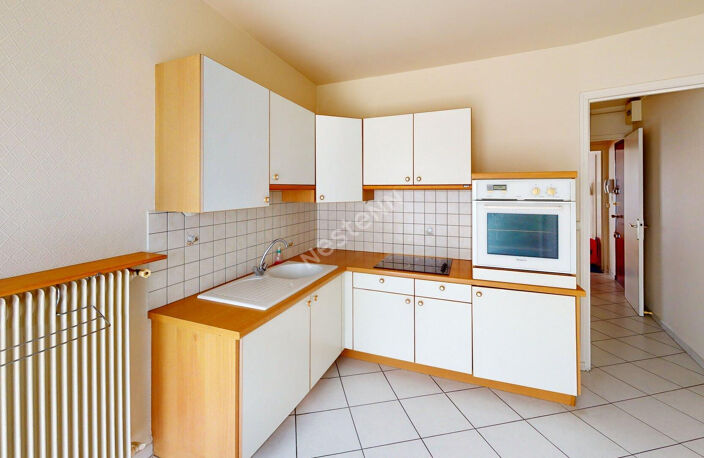 APPARTEMENT 3 PIECES  - 73 m²  - REIMS COMEDIE - PROCHE CENTRE VILLE — photo 2