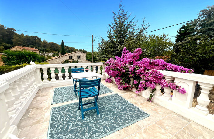 Maison La Penne-sur-Huveaune -112 m2 - 5 pièces - 3 Chambres + Jardin + Piscine — photo 2