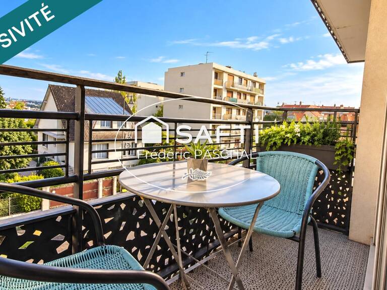 Appartement 3 pièces - Balcon / Cave / Parking collectif — photo 1