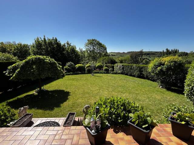 Charmante maison de 195m2 avec garage et vie plain pied — photo du bien