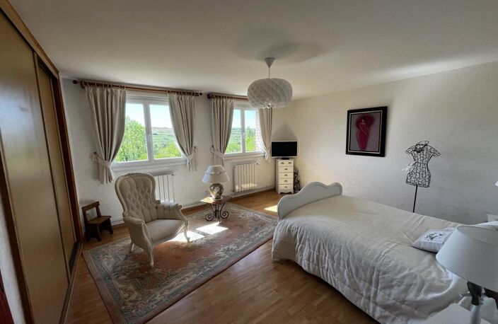 Charmante maison de 195m2 avec garage et vie plain pied — photo 5
