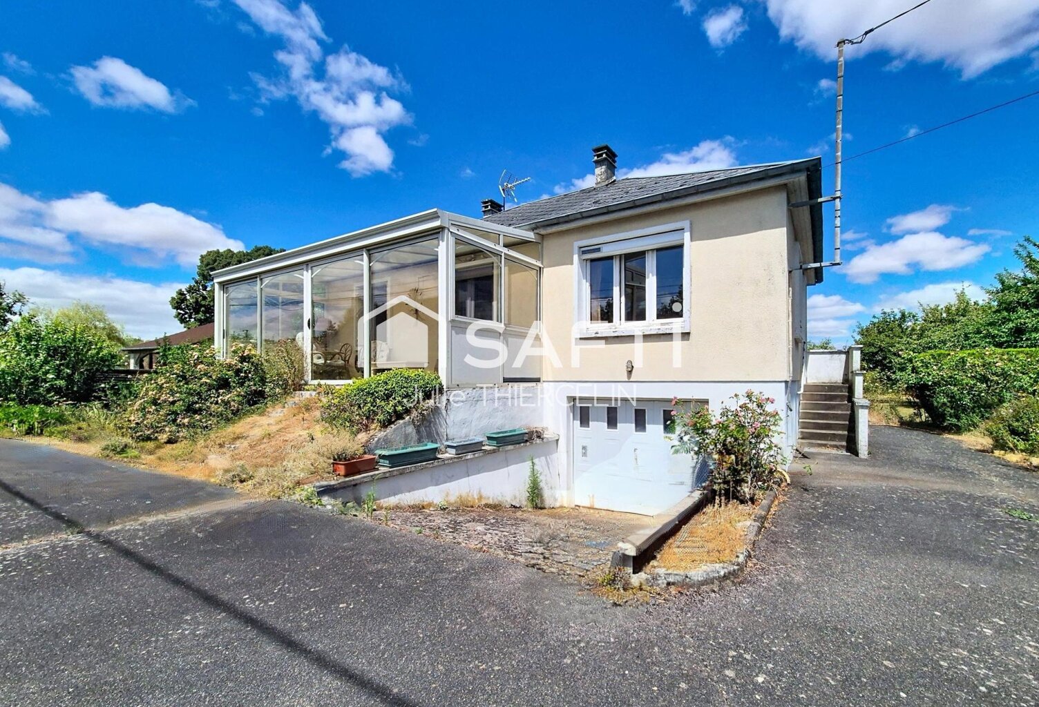 Maison avec sous-sol total sur terrain clos — photo 1