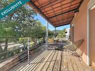 Villa de 97m2 avec vue dégagé, comportant piscine, spa et grand salon avec poêle à bois — photo 4
