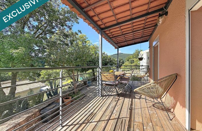 Villa de 97m2 avec vue dégagé, comportant piscine, spa et grand salon avec poêle à bois — photo 4