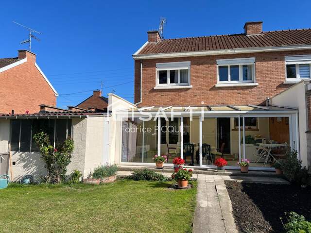 Maison semi individuelle avec 3 chambres, garage et jardin — photo du bien