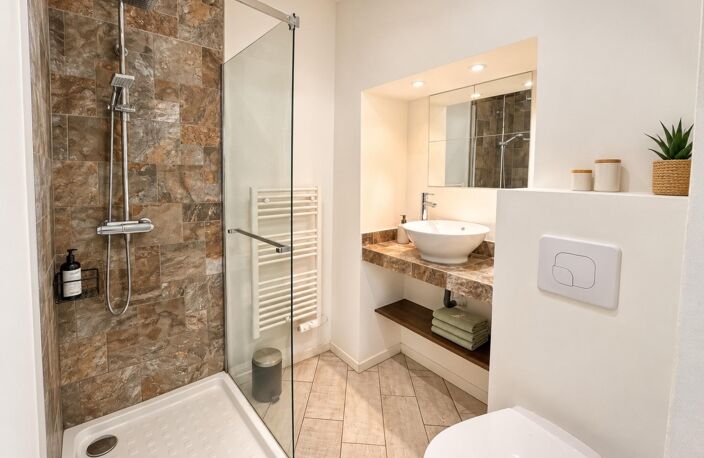 VIEUX-BASTIA  APPARTEMENT T3/T4 EN DUPLEX DE 70 m² ENTIÈREMENT RÉNOVÉ — photo 5