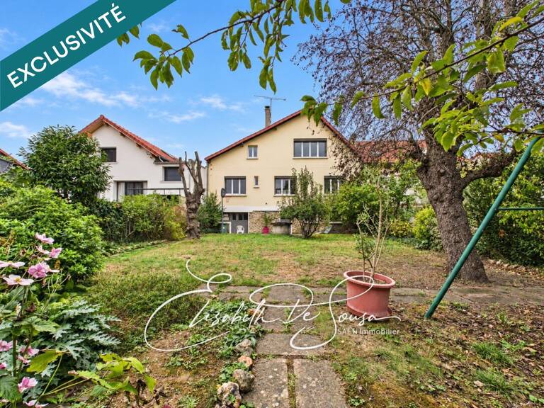 **Charme, beaux volumes et jardin sans vis-à-vis** — photo 1