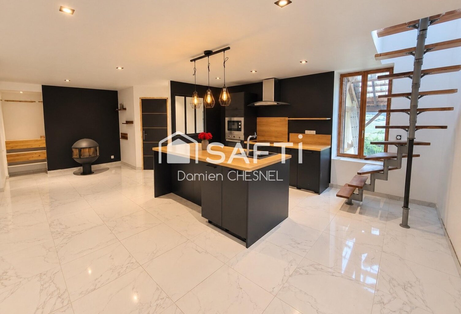 Maison de campagne, rénovation avancée et beaux volumes — photo 1