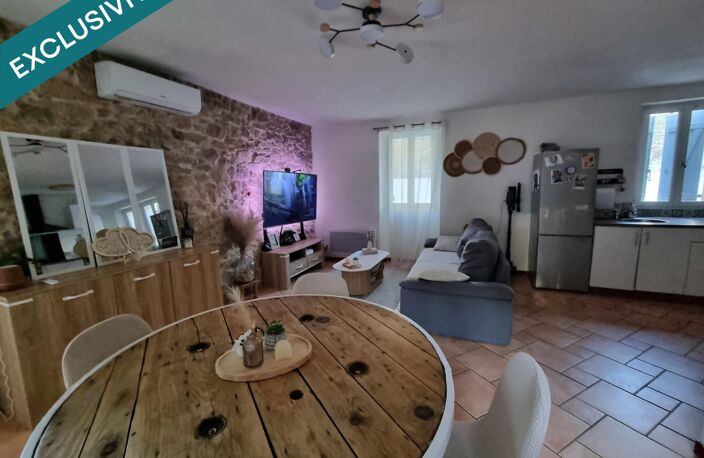 Maison de village dans village provençale. — photo 2