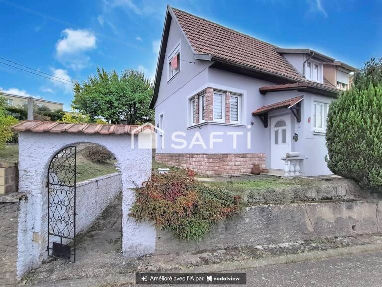 Maison avec joli jardin, garage et dépendance, située au calme à Hombourg-Haut. — photo 1