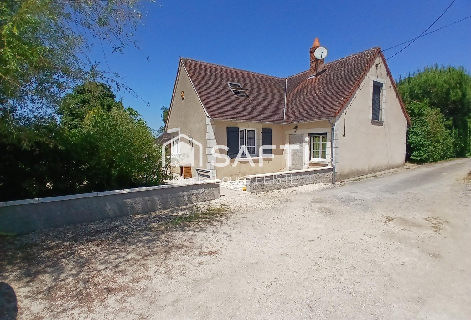 Propriété d'exception  et sa piscine — photo 1