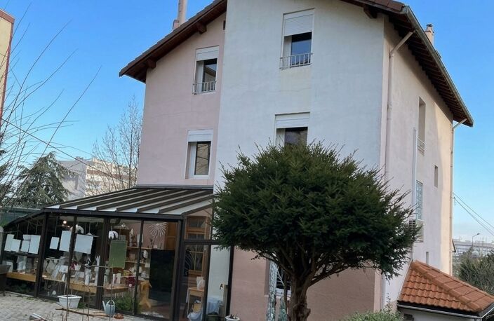 Vente Maison/villa 10 pièces — photo 2