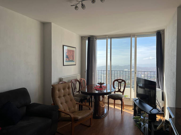 APPARTEMENT TYPE 2 : SUPER ROUVIERE ETAGE ELEVE — photo 1