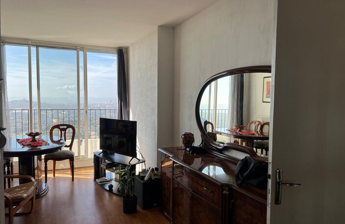 APPARTEMENT TYPE 2 : SUPER ROUVIERE ETAGE ELEVE — photo 2