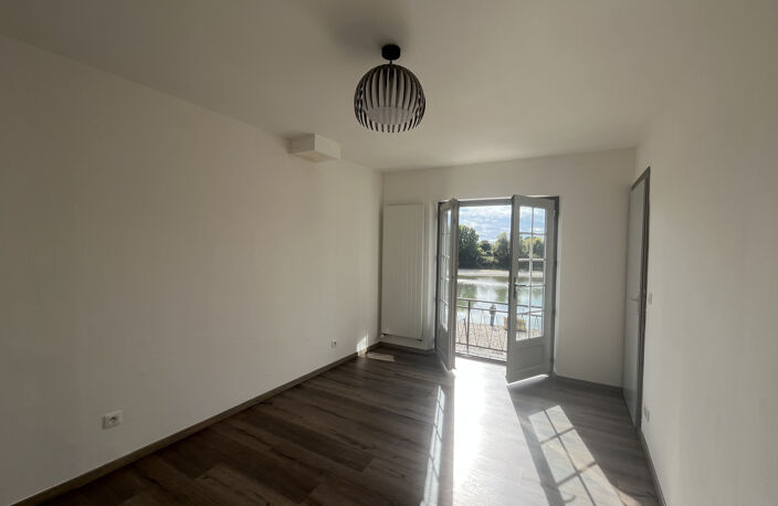 APPARTEMENT T3 AVEC BALCON VU SUR LA GARONNE — photo 2