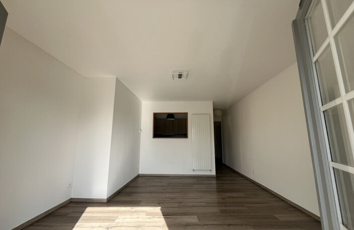 APPARTEMENT T3 AVEC BALCON VU SUR LA GARONNE — photo 3
