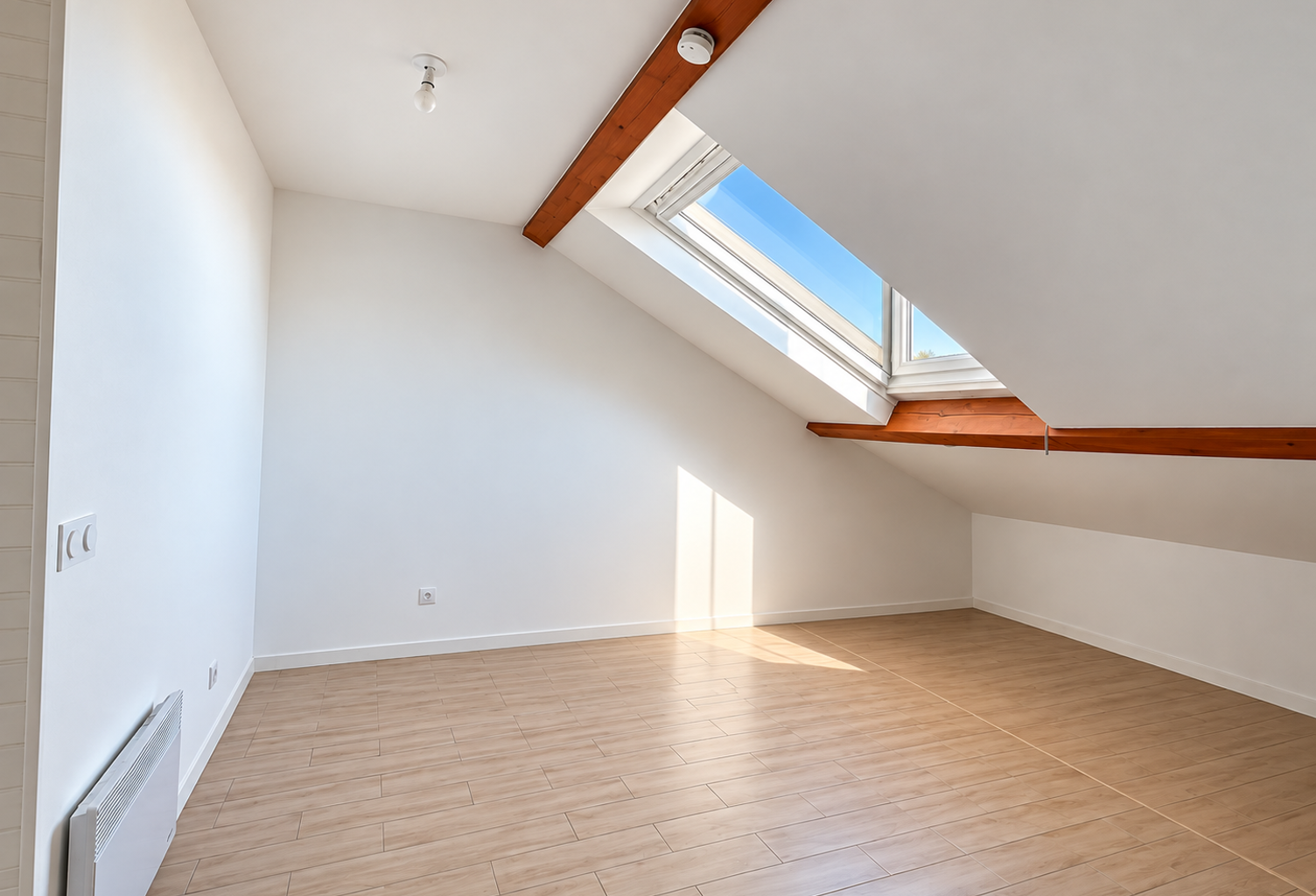 À VENDRE   STUDIO AU DERNIER ÉTAGE AVEC ASCENSEUR   GARE DE VILLEURBANNE — photo 1