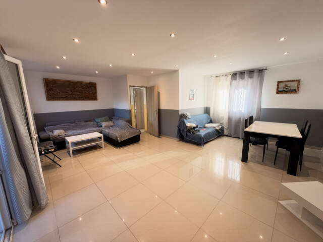 Maison 6 chambres, jardin, garage et annexe, Marseille 3e — photo du bien