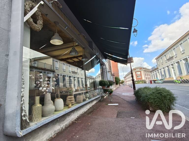 Vente Local commercial 80 m&sup2; — photo 1