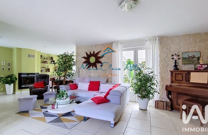 Vente Maison/villa 8 pièces — photo 2