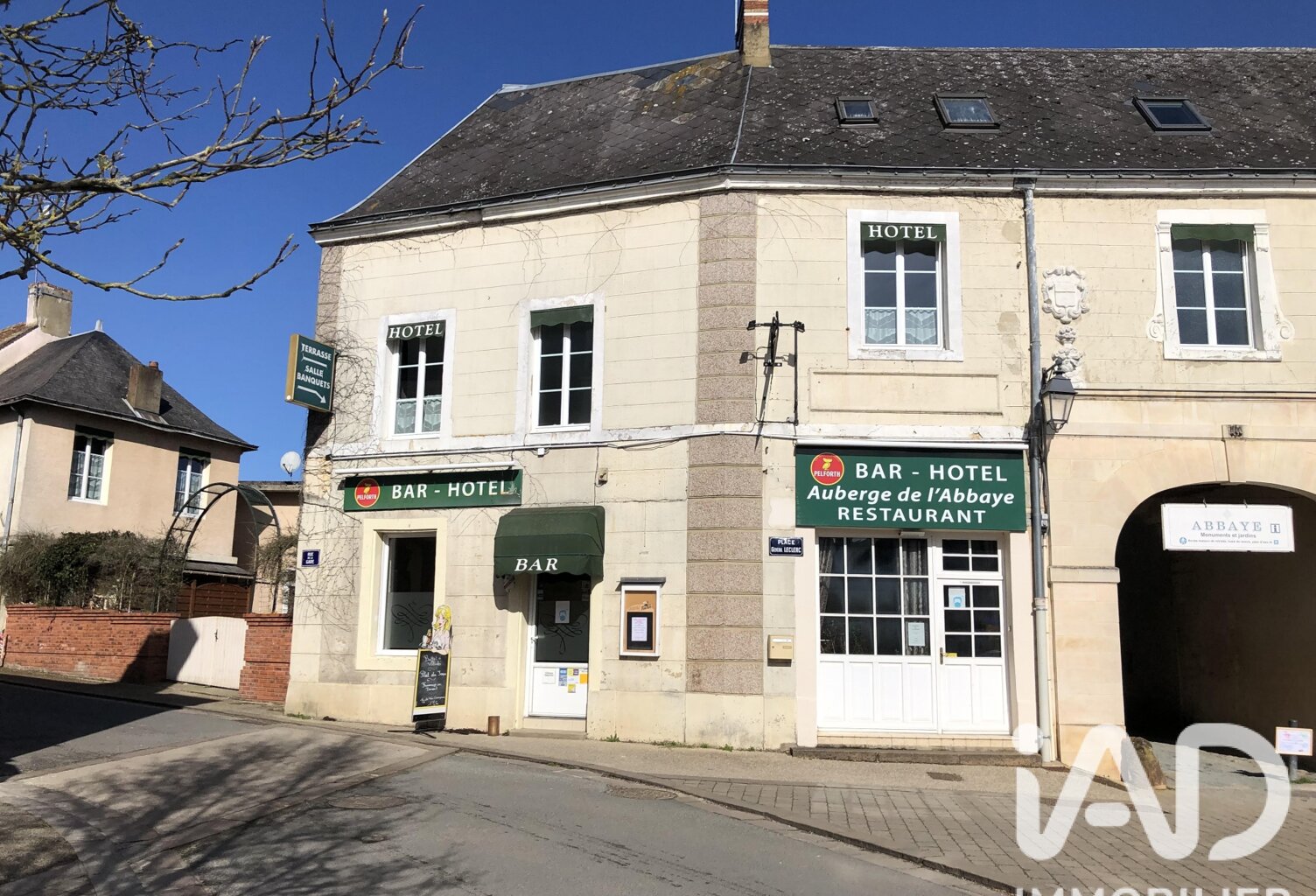 Vente Boutique/Local commercial 500 m&sup2; — photo 1