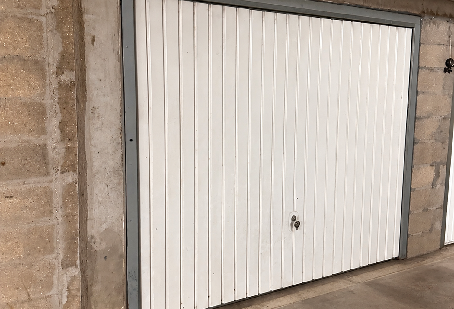 Vente Garage 16 m&sup2; — photo 1