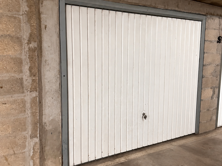 Vente Garage 16 m&sup2; — photo 1