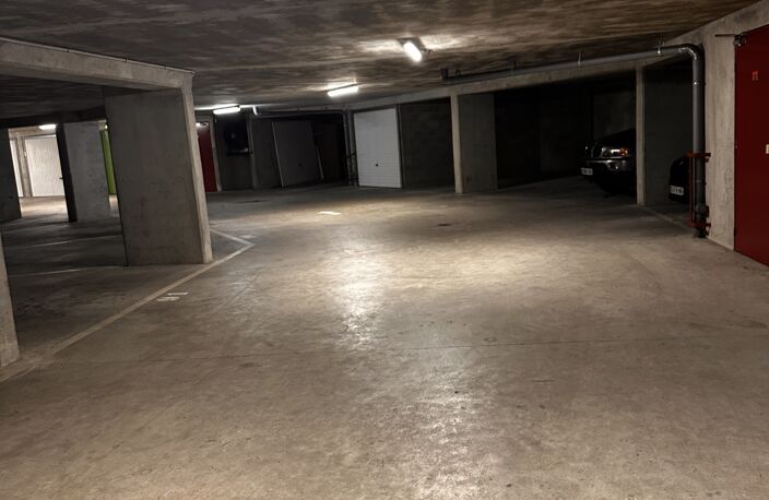 Vente Garage 16 m&sup2; — photo 2