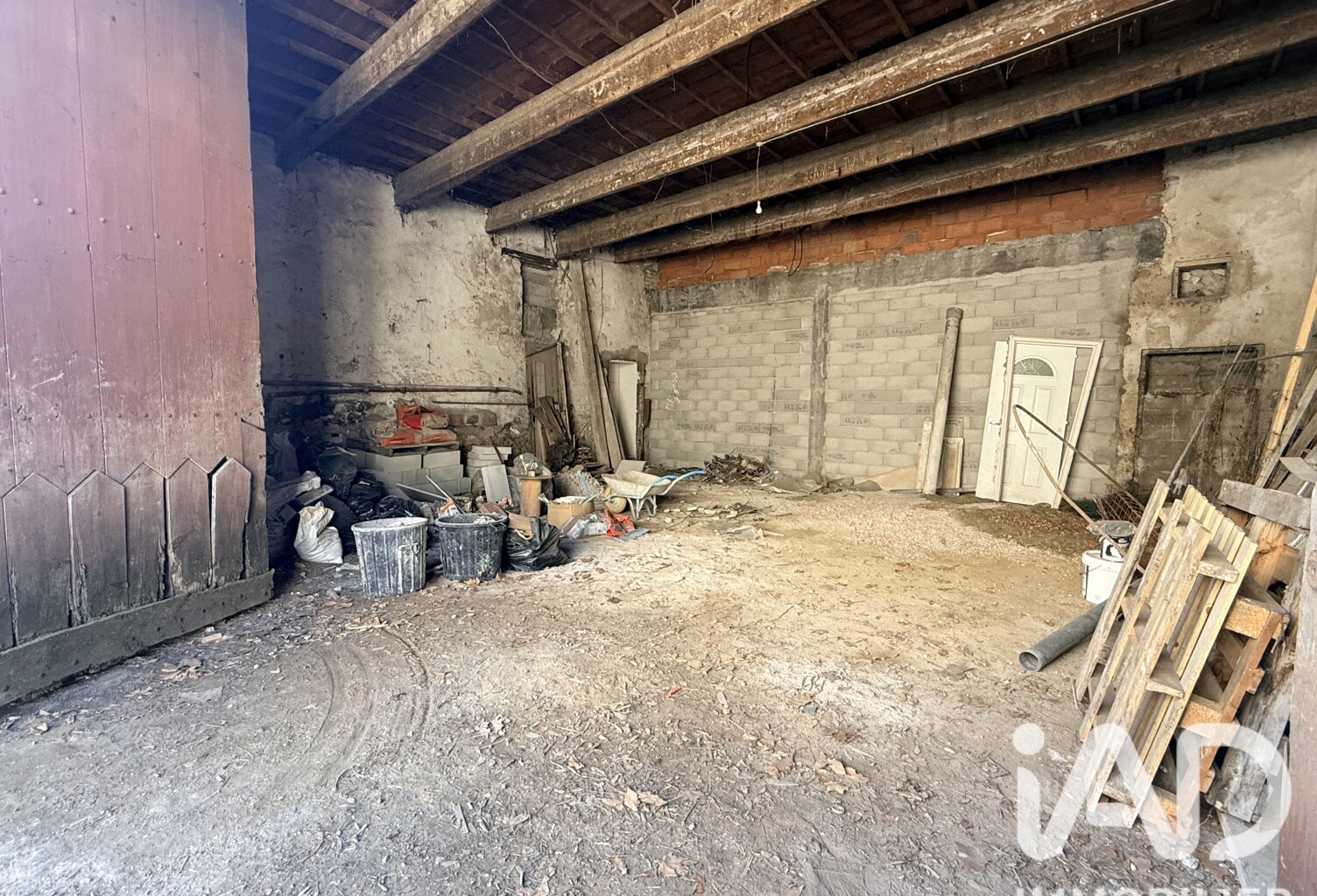 Vente Garage 100 m&sup2; — photo 1
