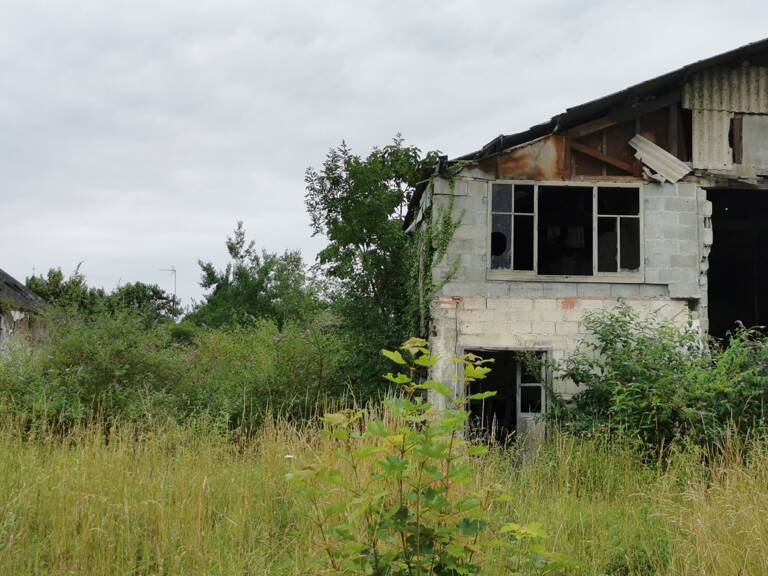 Vente Immeuble 2 100 m&sup2; — photo 1