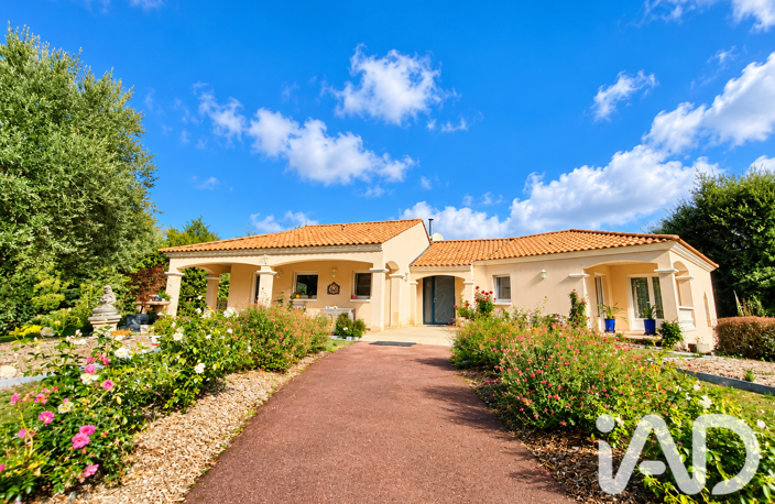 Vente Maison/villa 9 pièces — photo 2