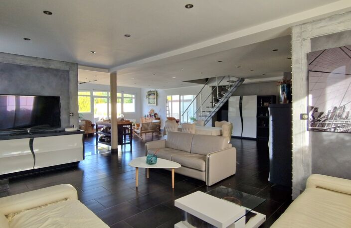 Vente Maison/villa 6 pièces — photo 2
