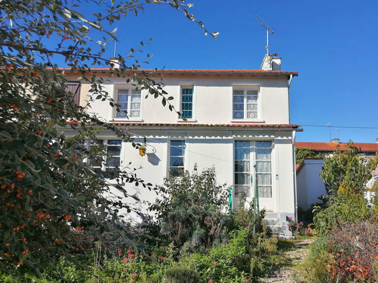 POITIERS - QUARTIER DU PORTEAU - MAISON T 6 — photo 1