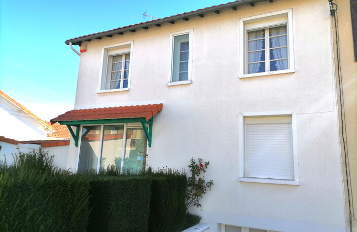 POITIERS - QUARTIER DU PORTEAU - MAISON T 6 — photo 2