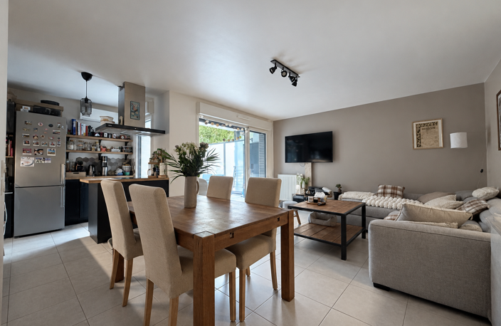 À Saint-Priest : Charmant T2 climatisé de 48 m2 avec terrass — photo 2