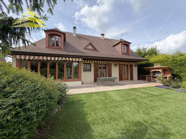 Maison de caractère – 7 pièces – Mandres les roses — photo du bien