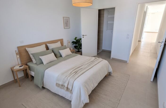 - LIVRAISON IMMEDIATE - T4 DE 89M2 AVEC VUE 180 DEGRES ETANG DE THAU — photo 5