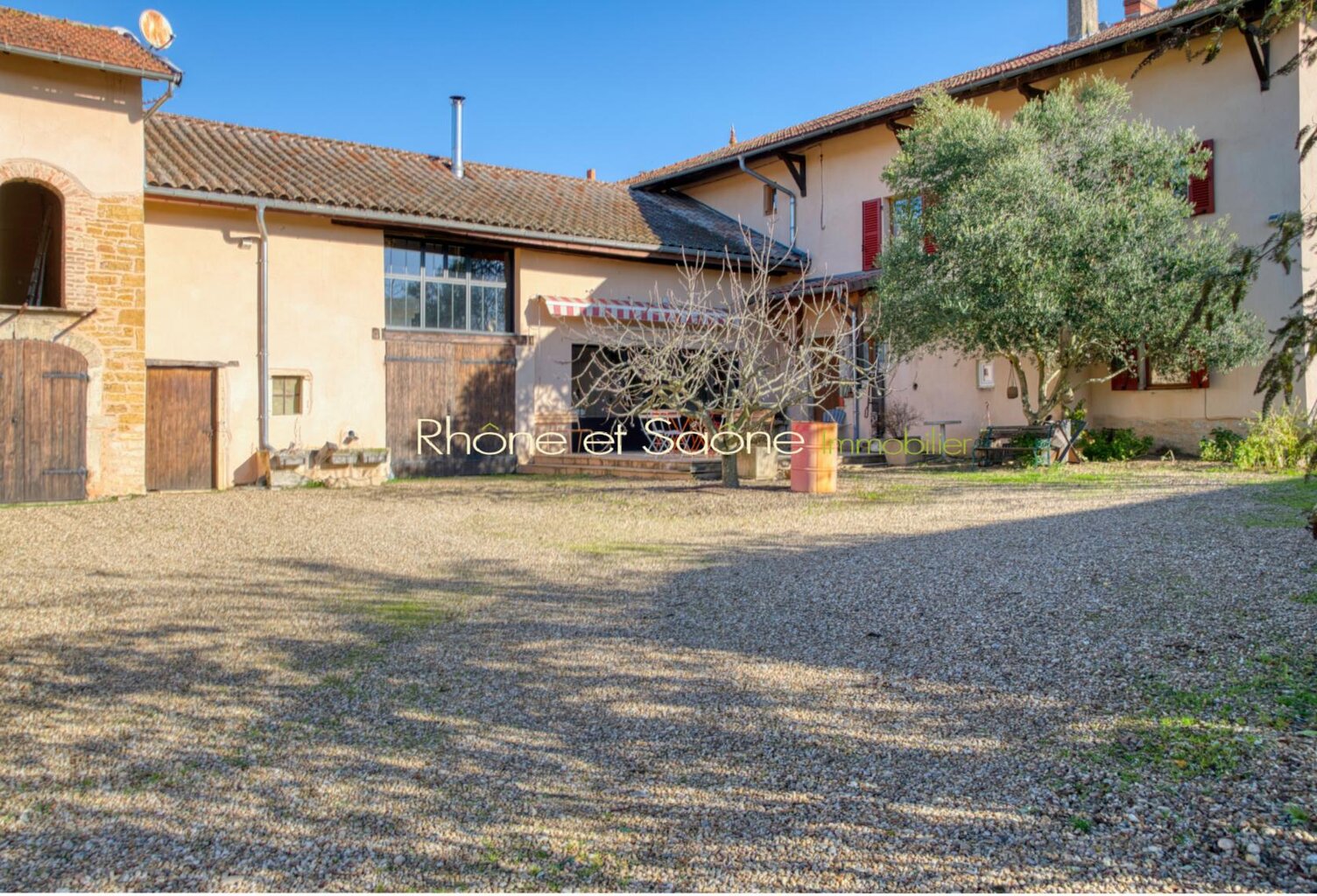 Vente maison 5 pièces 240 m² Villefranche-sur-Saône (69400) — photo 1