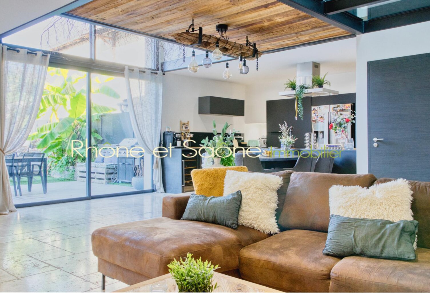 Vente maison 4 pièces 131 m² Villefranche-sur-Saône (69400) — photo 1