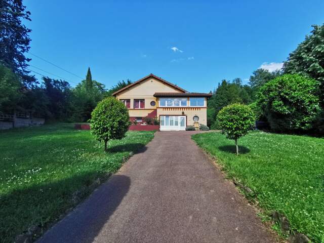 Maison 7 pièces 230 m² à Neuville-sur-Saône — photo du bien