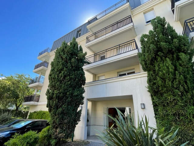 T2 - BORDEAUX CHARTRONS - PARKING BALCON — photo du bien